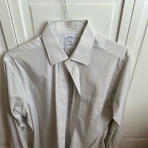 Brooks Brothers dress shirt.  Slim fit.  Non iron.  15 1/2 34
